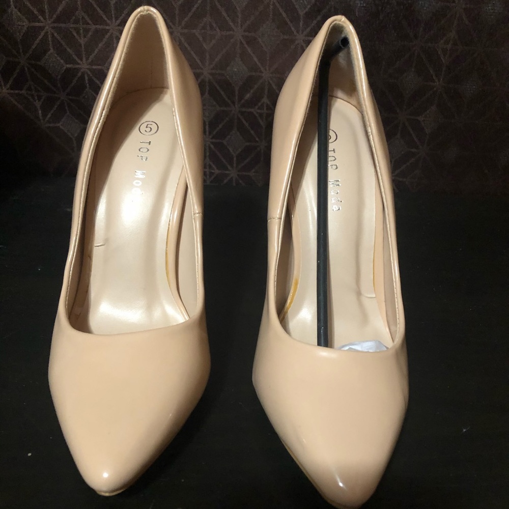 Size 5 nude pumps